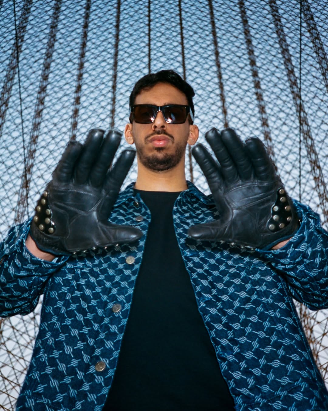 artist profile: @itsnovo
creative direction, styling & photography by @omarabulata, shot on 35mm.